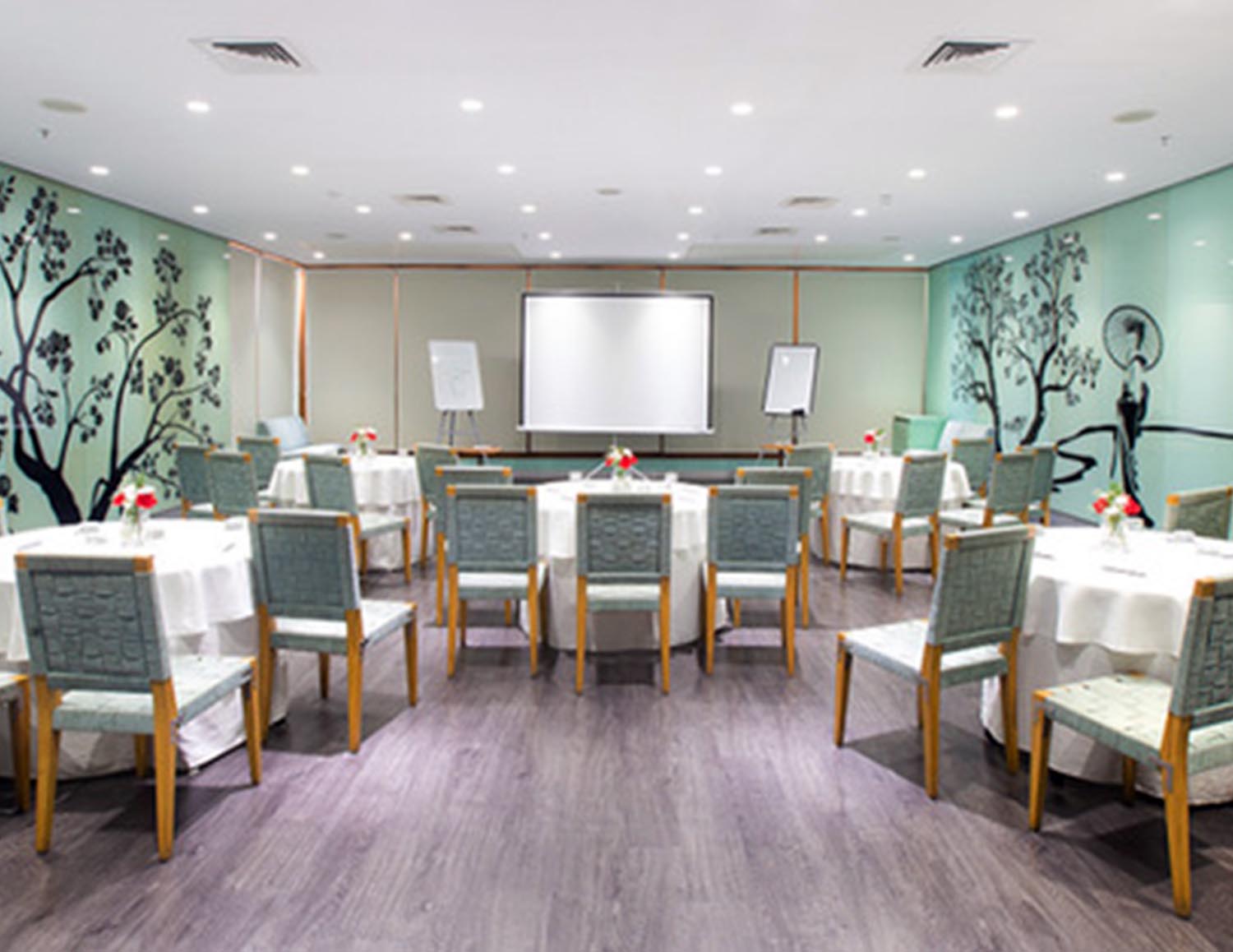 Waterstones Conference Rooms: The Best Location for Business Meetings